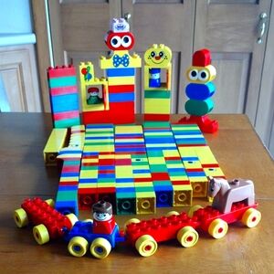 Lego Duplo Building Block Set 200 Pieces & Close To 5 Pounds As Pictured